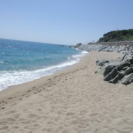 White Stones Beach In 산폴데마 외부 사진